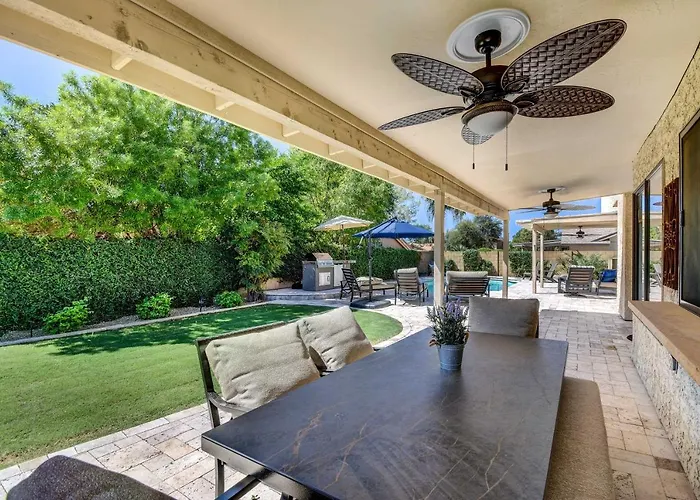 Poolside Backyard Oasis! Scottsdale Family Retreat Holiday home Phoenix