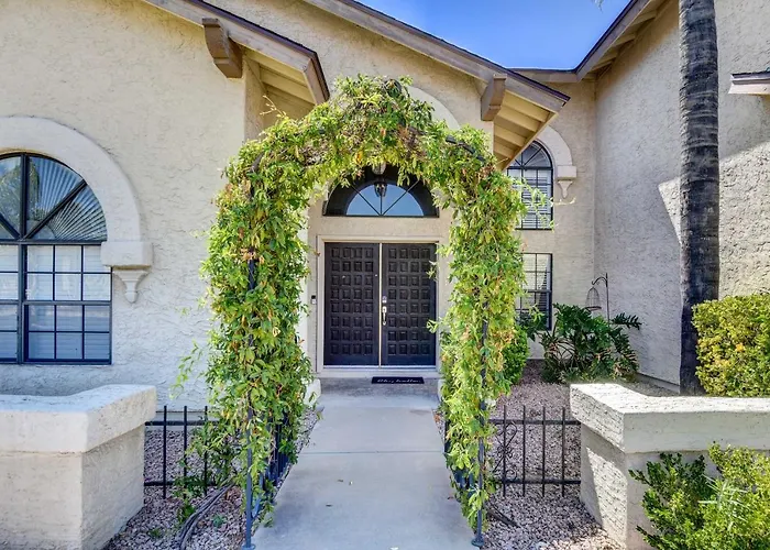 Holiday home Poolside Backyard Oasis! Scottsdale Family Retreat