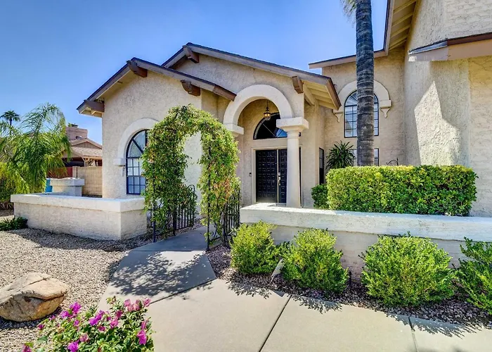 Holiday home Poolside Backyard Oasis! Scottsdale Family Retreat *